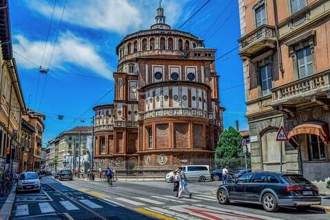 Private Transfer From Genoa To Milan With a 2 Hour Stop in Pavia