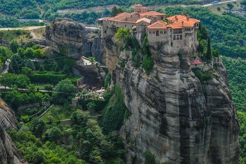 Tour privato di 2 giorni di Delfi e Meteora da Atene