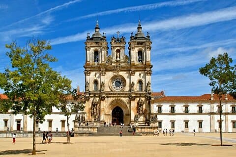 Visite privée de Fátima, Batalha, Alcobaça et Nazaré