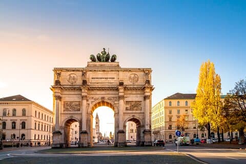 La meilleure visite privée de Munich avec un Guide, une voiture et un pick-up