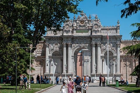 Private Istanbul Tour: Guided Visit to Ottoman Palaces with Lunch