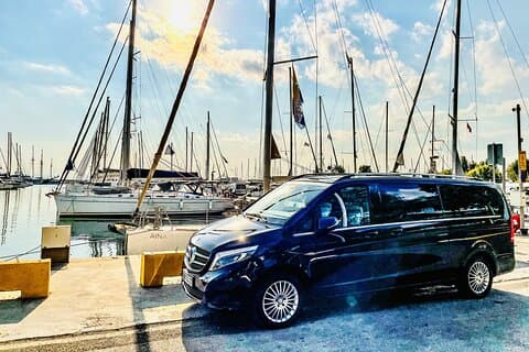 Privat transport Atens flygplats till Atens centrum hotell vice versa
