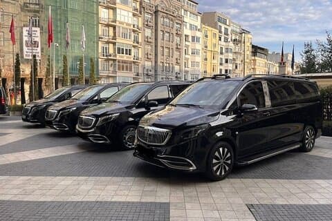 Traslado privado Vip de ida desde el aeropuerto de Estambul al centro de la ciudad
