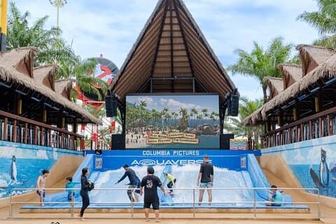 Columbia Pictures Aquaverse Theme Park Pattaya avec transfert