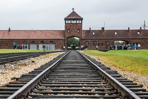 Excursão ao Museu de Auschwitz e mina de sal com transporte privado