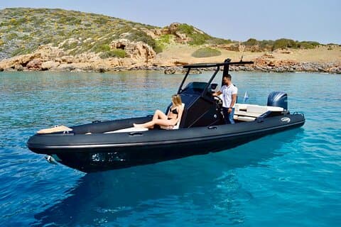 4 hours VIP Private Cruise with 9-meter Luxury Inflatable Boat with Skipper