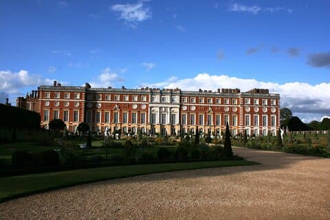 Hampton Court Palace, Stonehenge & Roman Bath privat tur med adgangskort