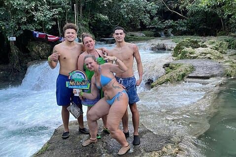 Blue Hole vattenfall och Bambu flod forsränning Ocho Rios Jamaica