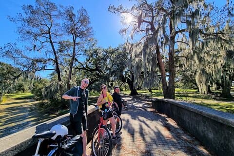 Tour en bicicleta más allá del barrio francés