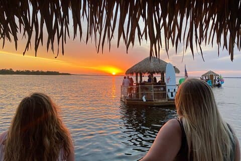 Restauranter i nærheten av Tikis Sunset Cruise
