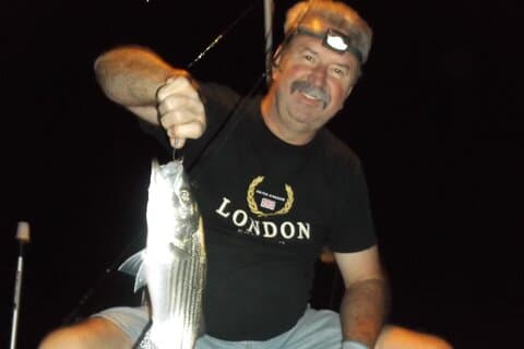 Refúgio de pesca de robalo listrado no lago Mead