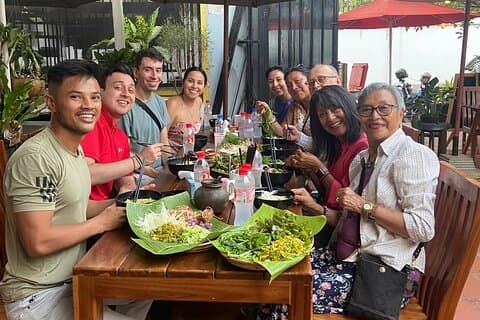 Recorrido gastronómico nocturno auténtico de Phnom Penh 100 % local