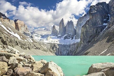Base de Torres del Paine Trekking d'une journée complète au départ de Puerto Natales