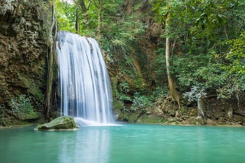 Kanchanaburi Volledige dagtour : River Kwai en Erawan Falls