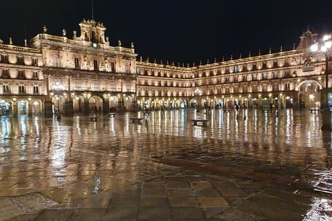 Tour notturno privato di storie e leggende di Salamanca