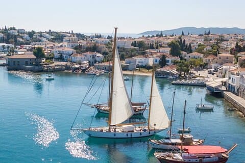 "Spetses in a Day from Athens : A Cosmopolitan Island Experience"
