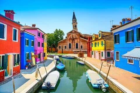 Excursão guiada em grupo pequeno pelas ilhas de Murano e Burano em barco privado