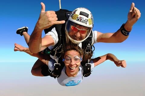 Sky Dive Dubai Palm ou Desert Zone com opções de transferência