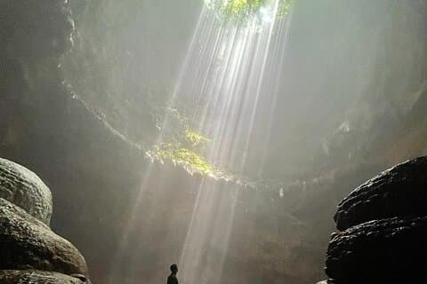 Yogyakarta : Visita guiada a la cueva de Jomblang con almuerzo y recogida