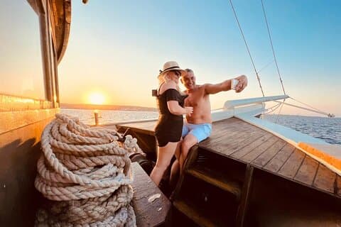 Croisière au coucher du soleil à Larnaca avec bières et vins illimités