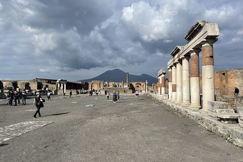Geführte Tour zu den Ruinen von Pompeji und zum Vesuv von Sorrento