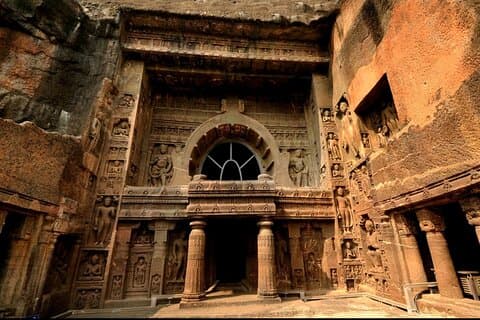 Private Ajanta Ellora geführte Tagestour All Inclusive Ohne Anstehen
