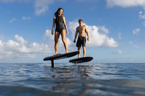 Planche de surf hydrofoil électrique hors eau – Premium eFoil Adventures