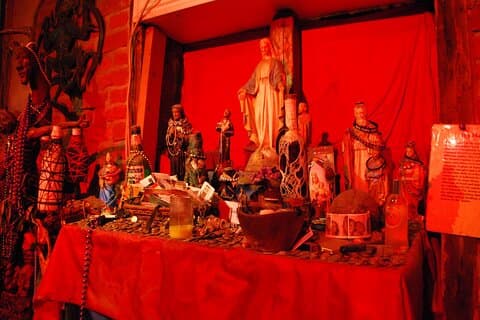 Small-Group Voodoo Tour in New Orleans