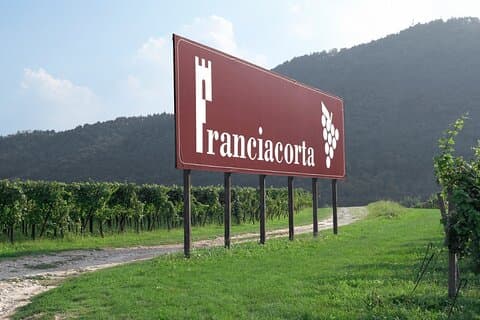 Full Day Guided Private Tour of the Cellars in Franciacorta