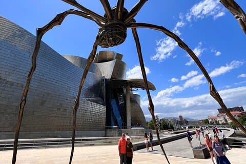 Tour privato di un'intera giornata a Bilbao da San Sebastian