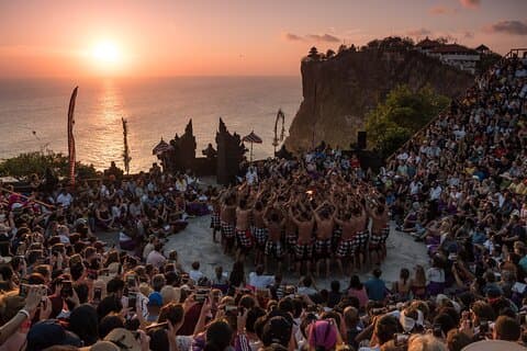 Bali : le meilleur coucher de soleil sur Uluwatu, danse Kecak et dîner à Jimbaran
