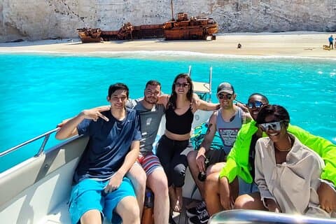 Excursão Privada de Zakynthos ao Navagio Shipwreck por Terra e Mar