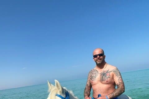 3 Stunden Reiten und Schwimmen im Roten Meer am Strand und in der Wüste von Hurghada