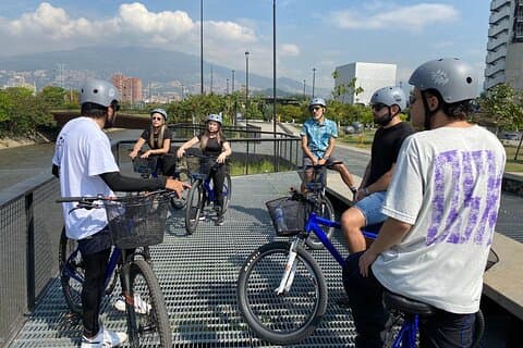 Bike City Tour Medellin com lanches e café orgânico