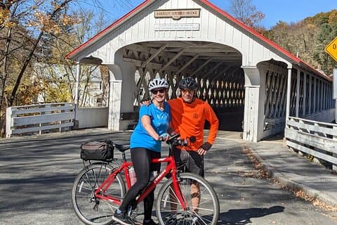 In bicicletta sui ponti coperti del New Hampshire