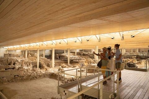 Visita guiada privada de las excavaciones de Akrotiri en Santorini