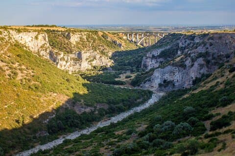 Guided Hike in the Gravina of Castellaneta Excursionist Level