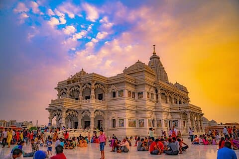 Excursión privada al Taj Mahal y Mathura desde Delhi en coche