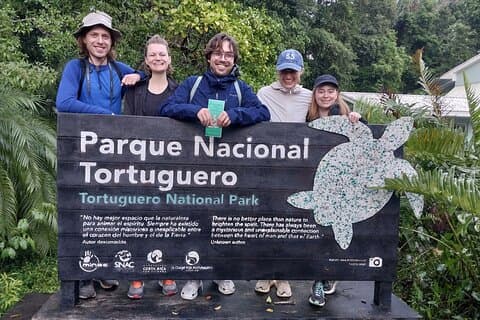 Kanooplevelse ved at udforske Tortuguero Nationalpark