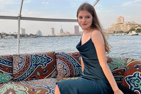 Privates Segelboot mit seinem Sailor
