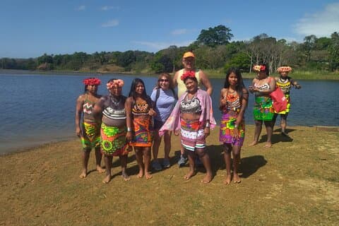 Viagem de um dia para a vila indígena Embera