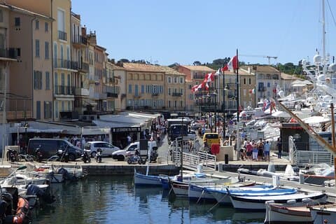 Transferência privada de Marselha para Saint Tropez com 2h de parada em Toulon