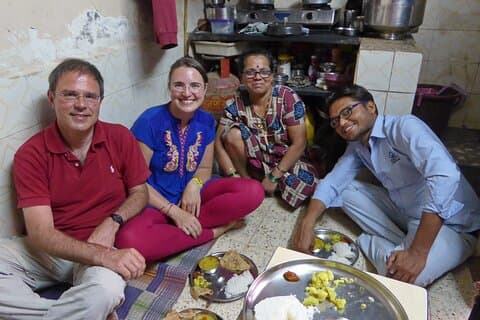 Dharavi-Tour und Familienessen