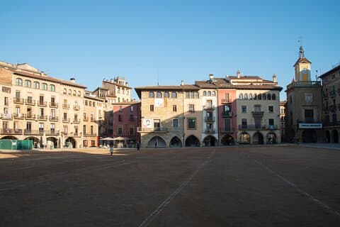 Privétour van een hele dag in Vic, Santapau en Besalú