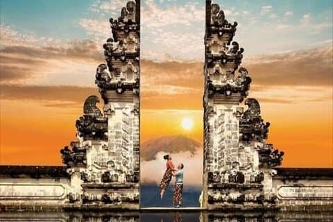Tempio di Lempuyang Tirta Gangga Tukad Cepung cascata e altalena