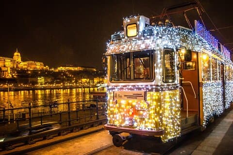 Private Budapest Christmas Market Tour with Chimney Cake & Mulled Wine