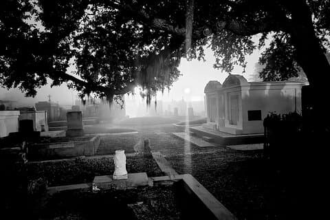 After Dark Haunted New Orleans by og kirkegård