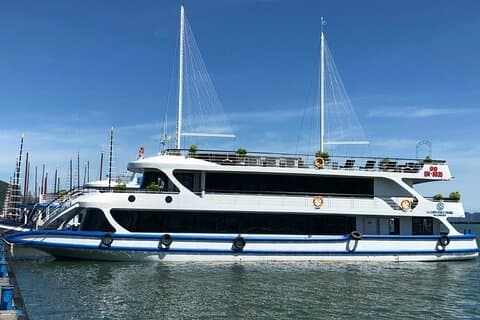 Bästsäljare Halong Luxury Day Cruise: Buffet Lunch & Sunset Party