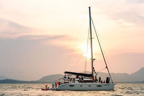 Privat solnedgång Kryssning med Catamaran Yacht