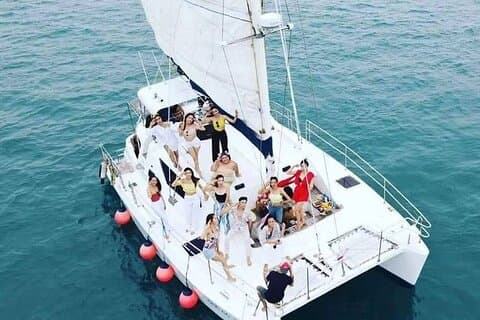 Catamarano privato per Racha e Coral Islands